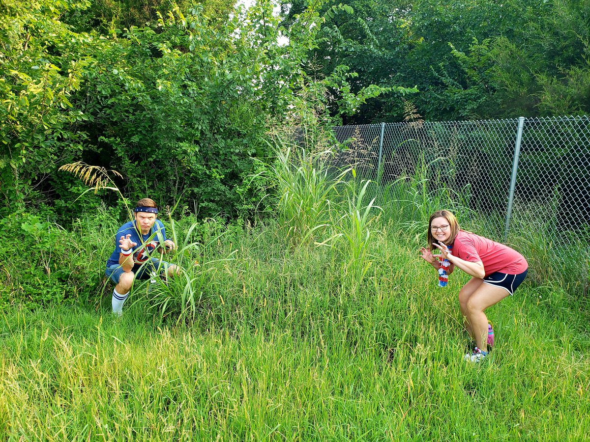 HayleyMayes2's tweet photo. Just having fun at school today! Look at those crazy 1st grade mammals we found outside!🤣
#weareEarhart 🌎 #1stgradeadventures🏔 #usd259earhart♻️ #MagnetFocus🦗🐝🌻🌾🌳🌲#nochildleftindoors https://t.co/dz4tphWqF1