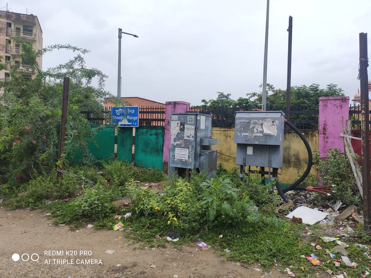 manoj69870088's tweet photo. @DrBDKalla1 @ccc_jdvvnl @JVVNLCCare @KCGupta55917242 @ashokgehlot51 @SachinPilot  
Jagatpura rly stn. 2nd entry gate. Model Town side. Open light DP mai public toilet and wire open mai hah. https://t.co/XMkRKoPZXT