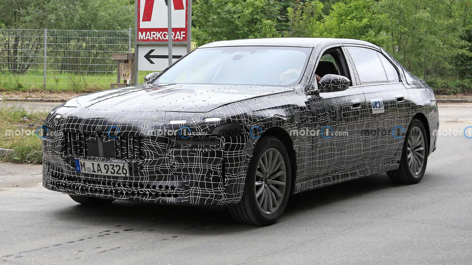 Cole Marzen V Twitter 2023 Bmw 7 Series Spied Testing With Its Production Lighting For The Very First Time The Sedan Will Feature Level 3 Semi Autonomous Driving Tech And It Will Be