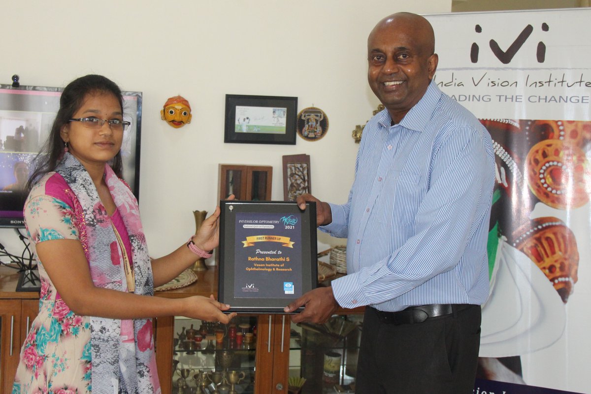 OptometryIndia's tweet photo. Winners of IVI Essilor Optometry Wizard 2021 receiving their mementos at IVI Head Office, Chennai
@Essilor @essilorindia @vinoddaniel62 @OptometryIndia #Quiz #Optometryquiz https://t.co/QQTwa7cS7X