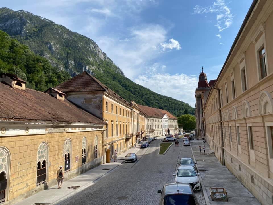 Travel_2Romania's tweet photo. #Herculane resort is one of the oldest spas in the world,with an old attested over 1850 years. Documentary attestation dates from the years 153 AD Resort,which reported a votive clean bathrooms: 1/2
#DiscoverRomania https://t.co/BQRxA7pXAC