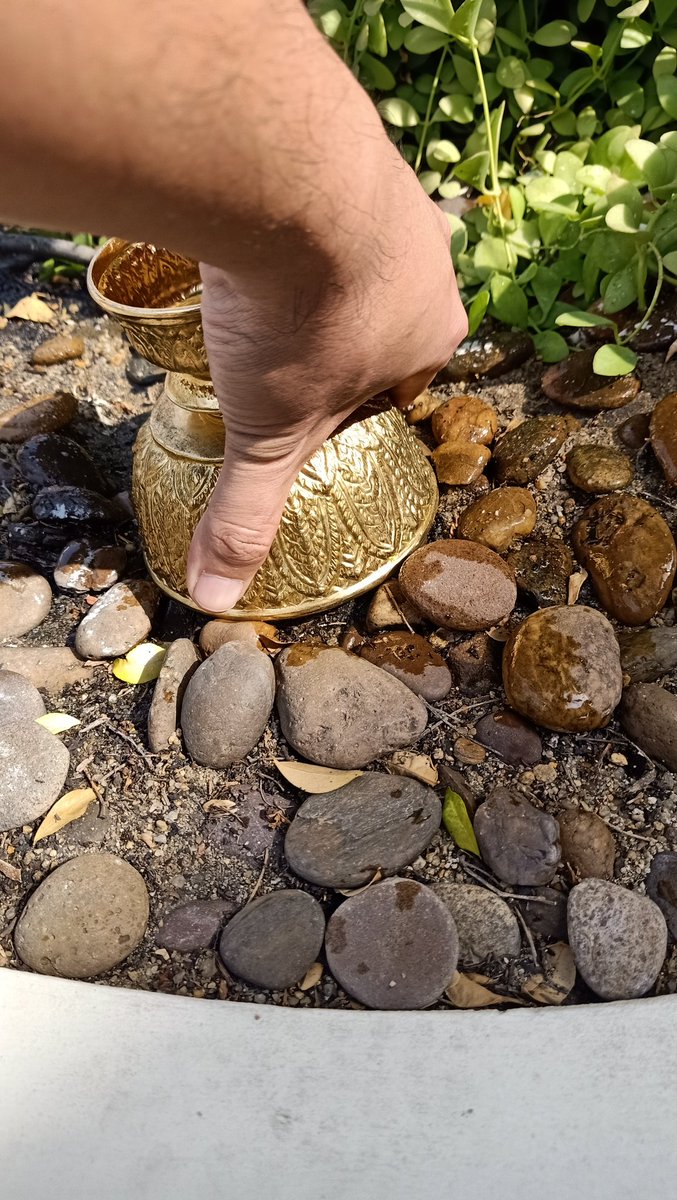 หลังวันเกิดตัวเอง 1 วัน ก็ได้ทำพิธีสำคัญที่กุนซือแนะ คือการถอนคำสาบานและกรวดน้ำคว่ำขัน ตัดขาดพันธะต่อครอบครัวจกกี หลายคนอาจทำโดยไม่รู้ตัว บรรดาคำปฏิญาณ คำถวายสัตย์ตั้งแต่ระดับประถม มัธยม รด. จนเข้าหน่วยราชการ ล้วนเป็นให้สร้างพันธะหมด ตอนนี้ได้เป็นอิสระแล้ว #คณะราษเปซ