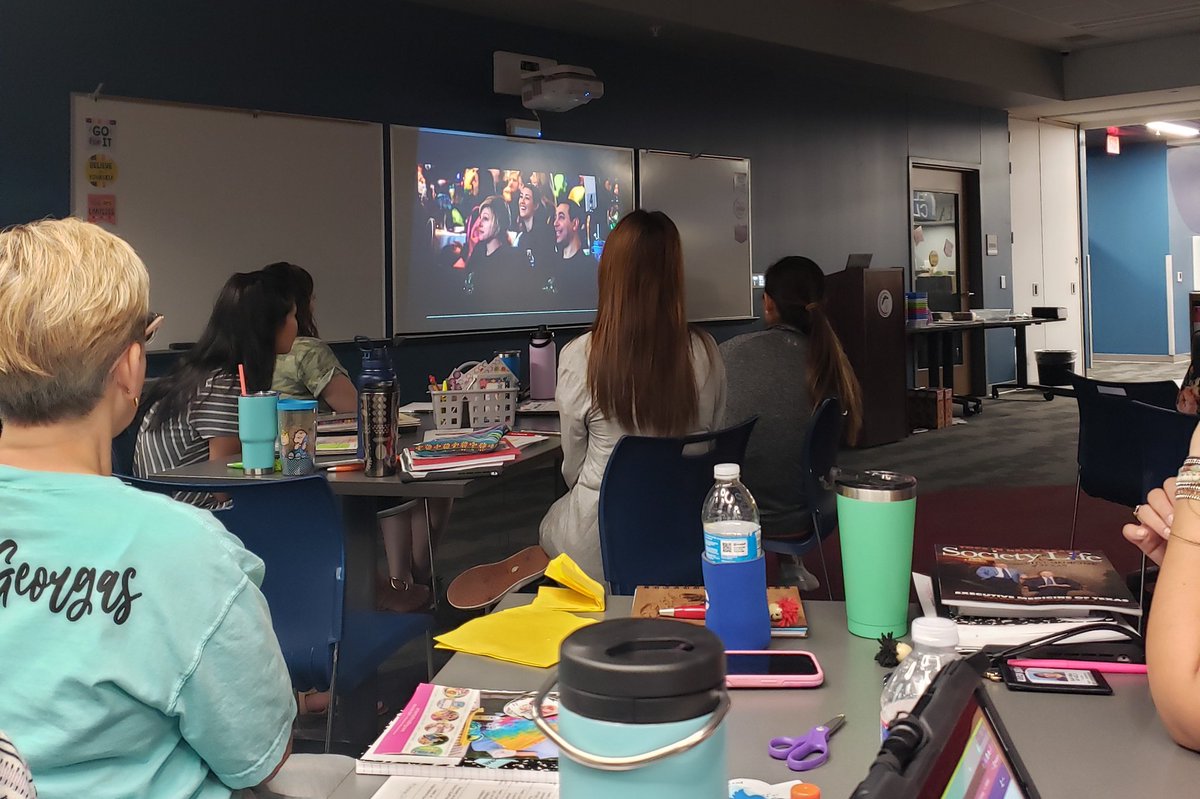 LundeDT's tweet image. Nobody notices ordinary...
BeEXTRAordinary!
#KindME
#2021-2022  #PDlearning
@MarionMavericks