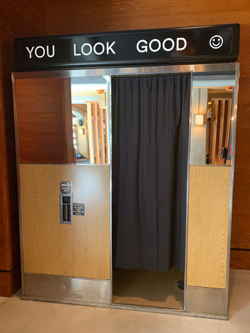 New <a href="/acehotel/">Ace Hotel</a>, new photochemical photobooth. Welcome to the club, Ace Hotel Brooklyn! Thanks to Emma, who visited the booth on the hotel’s opening weekend, for the tip and photos.

photobooth.net/locations/inde…