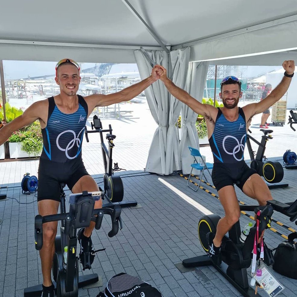 MojarraFede's tweet photo. HOY! #RemaUruguay 🚣|🇺🇾
Desde las 21:50 los #uruguayos
@Brunocetraro98 y #FelipeKluver compiten en la final por las medallas del doble para ligero.
La última conseguida por Uruguay en #Remo fue en #Helsinki1952 con #Rodriguez y #Seijas al frente.
#VamosUruguay #RemamosTodos https://t.co/9MDDp0Y43l