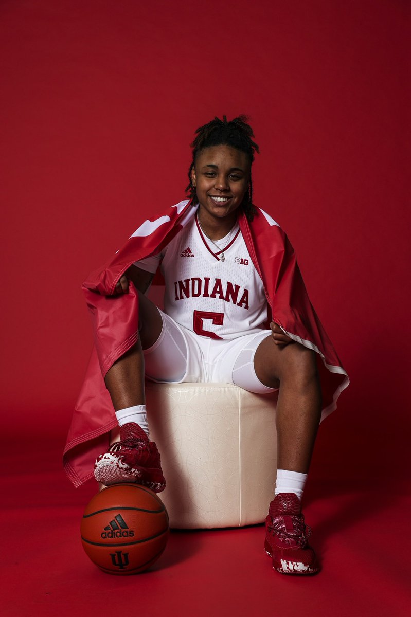 MiamiSuns's tweet photo. ‘22 Sydney Shaw on her official visit to @IndianaWBB !! 📸🔥#SunsFam #TeamFowles https://t.co/g6qYOrMGsw