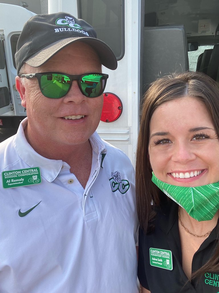 mrs_aubreesmith's tweet photo. Stuff the Bus 2021 ๐
@PrincipalRemaly @ClCentralElem
#schoolstartsnextweek #stuffthebus #schoolsupplies #assistantprincipal #itshotouthere #walmart #shine99 #manythanks #schoollife #supplydrive #cce #clintoncentralelementary #bulldogs #bulldogpride #ap https://t.co/IwaZ1StAIt