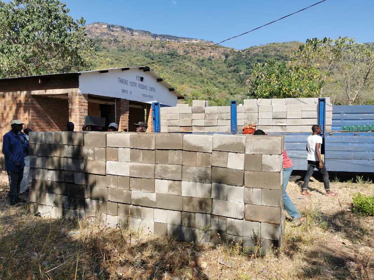 UsisyaT's tweet photo. Today Wednesday we took delivery of the first batch of construction materials for the campsites to be built along the trail. Shown here are materials for Chitimba Campsite.
➡️ P1/2
@MalawiTourism @kliwawa
#UsisyaTrail #GIZMIERA #ICMPROJECT https://t.co/Nsyovc3c7p