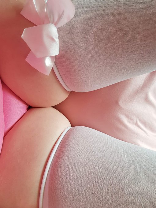 Today's color is 💗 PINK 💗 All pink content will be up shortly!  Don't miss out! NO PPV, FULL ACCESS NUDES