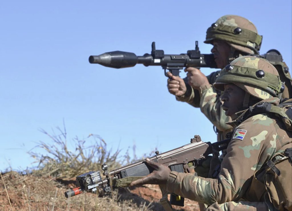 ConflictCollec1's tweet photo. #BreakingNews South Africa will deploy 1,495 soldiers to Mozambique to fight the insurgents in Cabo Delgado province. Following an increase in attacks in a conflict that has already seen 3,100 people killed and 800,000 displaced. #Mozambique #CaboDelgado https://t.co/JKIbuAGksD