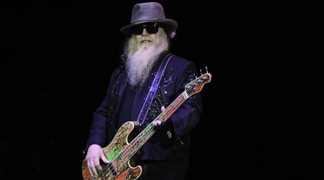 20minutesCult's tweet photo. Le bassiste de ZZ Top, Dusty Hill, est mort à 72 ans https://t.co/cns7WiA687 via @20minutesCult https://t.co/n3luEYgNDF
