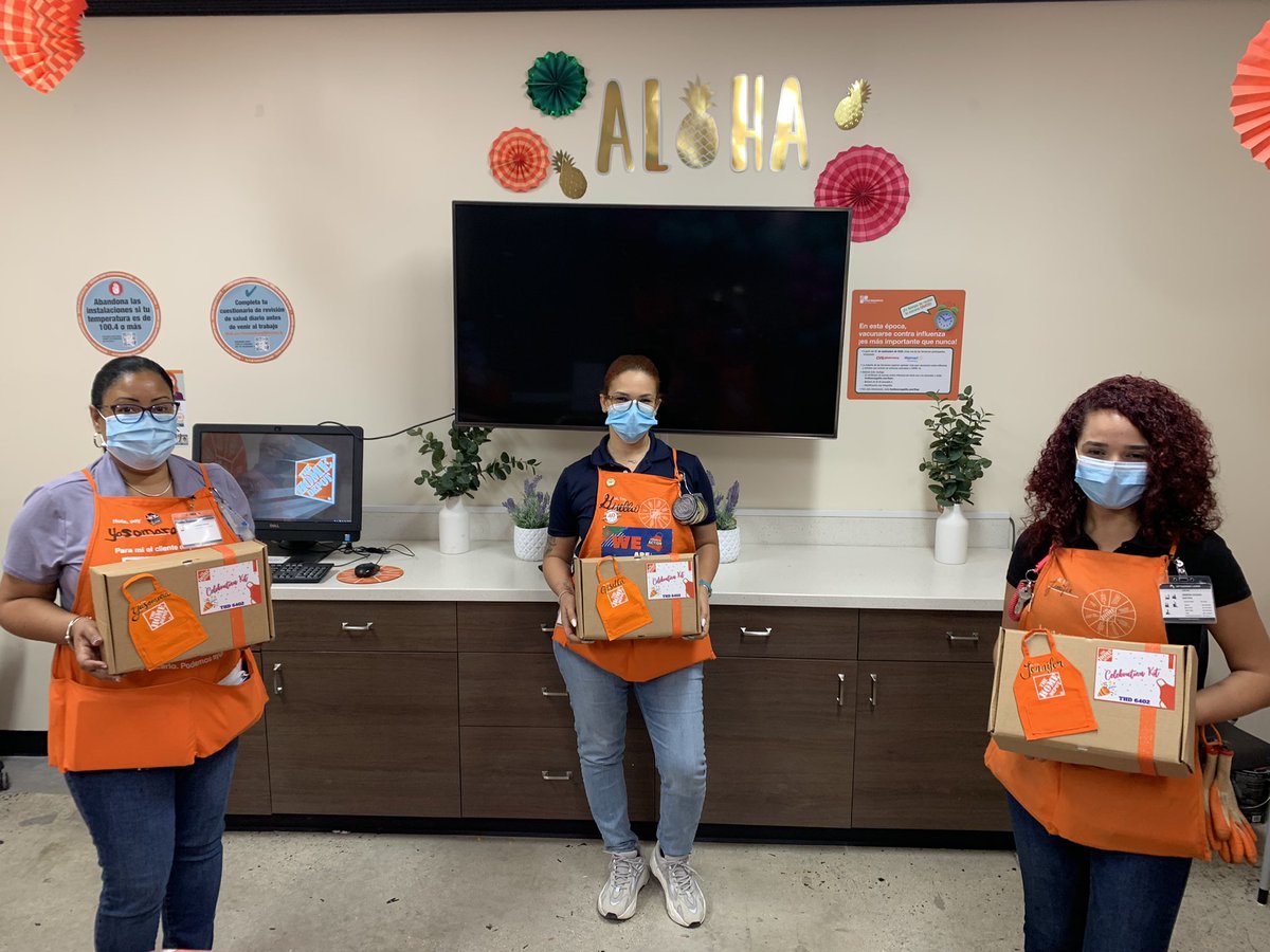 belmaryvelazque's tweet photo. My  DS ready with its box of recognition, development and empowerment for its associates @Jeanna6402  @nannetteramire1 @colon_wil @HectorV16639144 @samueltorrespr https://t.co/d3ZlcHN6bM