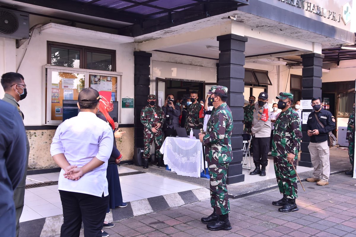 Puspen_TNI's tweet photo. Panglima TNI Cek Penerapan Aplikasi Silacak Dan Inarisk Di Puskesmas Halim Perdanakusuma Jaktim
#tni #p5tni #puspentni #silacak #inarisk
https://t.co/epW6Mt0wL1 https://t.co/OS4o8h7wuZ