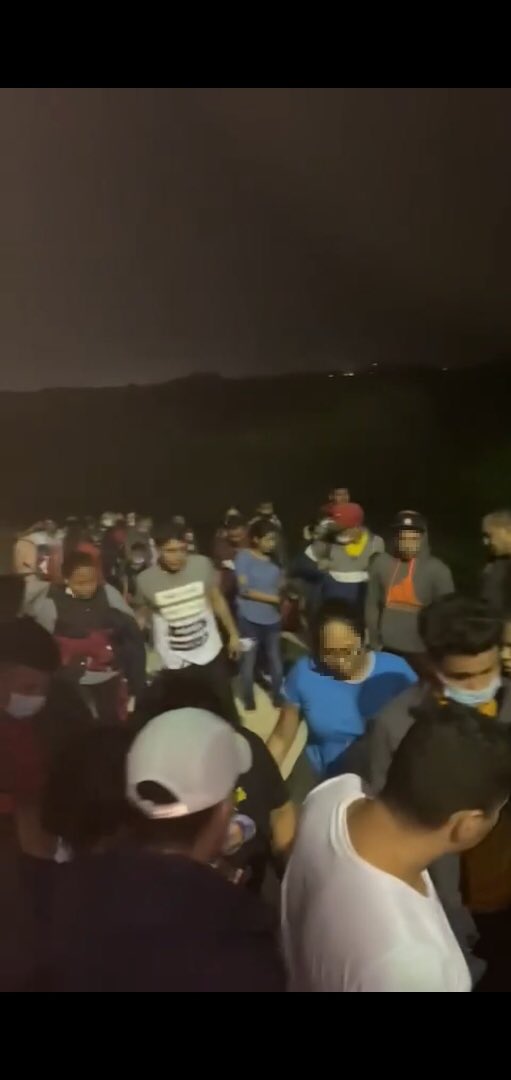 USBPChiefRGV's tweet photo. Close to 90 large groups apprehended this fiscal year and last night, yet another.

509 migrants from Central and South America illegally entered the U.S. in Hidalgo, TX.

With the 336 migrants logged a few hours earlier, that brings a total of 845 in just 24 hours. https://t.co/non52A4eX7