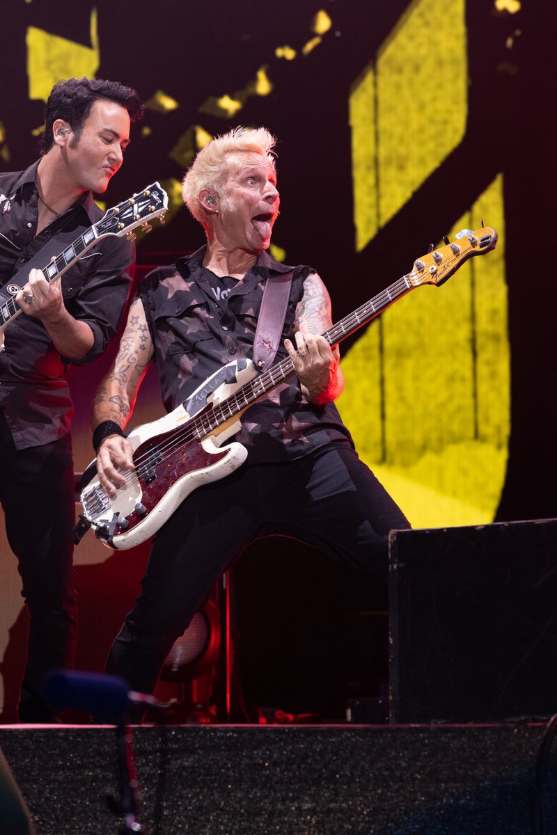 Green Day tweet media