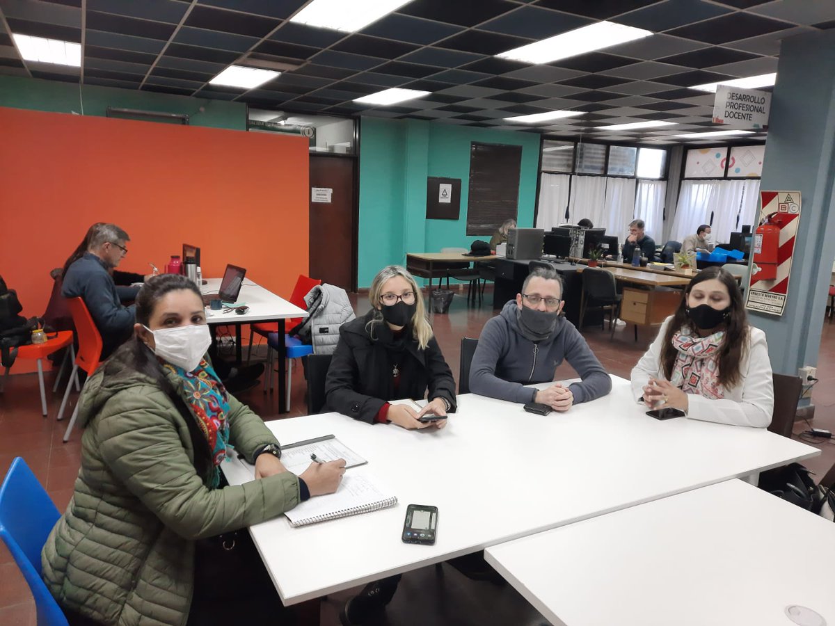 mestigarribia's tweet photo. Trabajando en la logística para la realización de las instancias de Ferias de Ciencias y Tecnología 2021.
#Hayequipo @cjdechat @linares_cielo @grillo141 @jalbertogalarza @miguel_sedoff https://t.co/VJJWi0UmUP