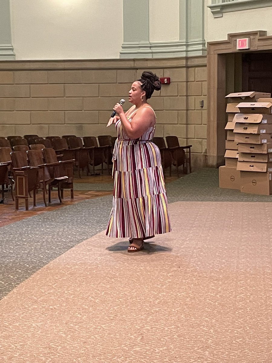kimogibbs's tweet photo. First parent session of the school year was a huge success!! Thank you Mrs. LaVante Dorsey and my thought partners, Whitney Williams and @EuniqueLawrence for coming to support! #buildingastrongercommunity #kindofabigdeal @PSduPontMS https://t.co/2wdj2cwESI