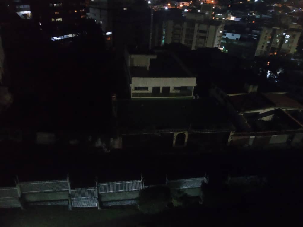 parnalp's tweet photo. #28-Jul casi 24 horas #SinLuz  calle Paisana El Marques Sur Este.  Urge atendender esta situación @FaroComunitario @Corpoelecinfo_  #ReportaChola https://t.co/rDMwsLZO74