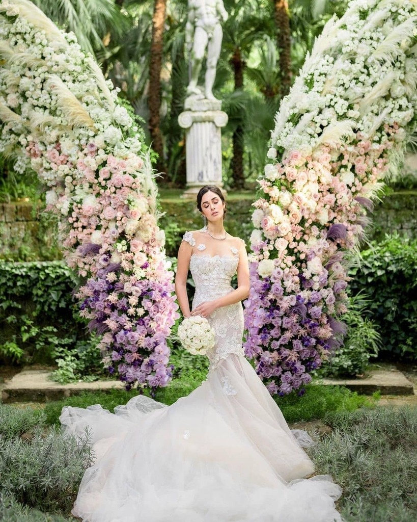 📸: <a href="/wedluxe/">WedLuxe</a>
Are we dreaming? Or are these floral wings real? 😍 We can hardly believe our eyes with this beauty gorgeously set within <a href="/villa_astor/">Astor Villa</a> on the Amalfi Coast!
​
Photography @davidbastianoni 
Concept, Event Planning and Design @theweddingplannersmonaco 
Floral Scenery…
