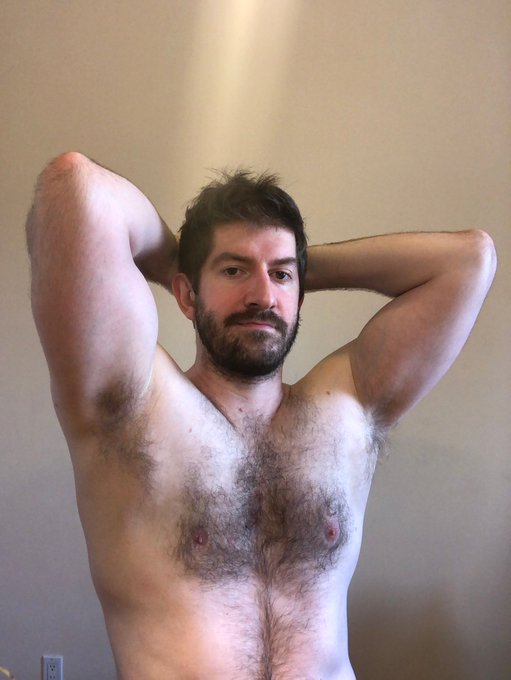 Here piggy piggy https://t.co/jK6vRgNnBI