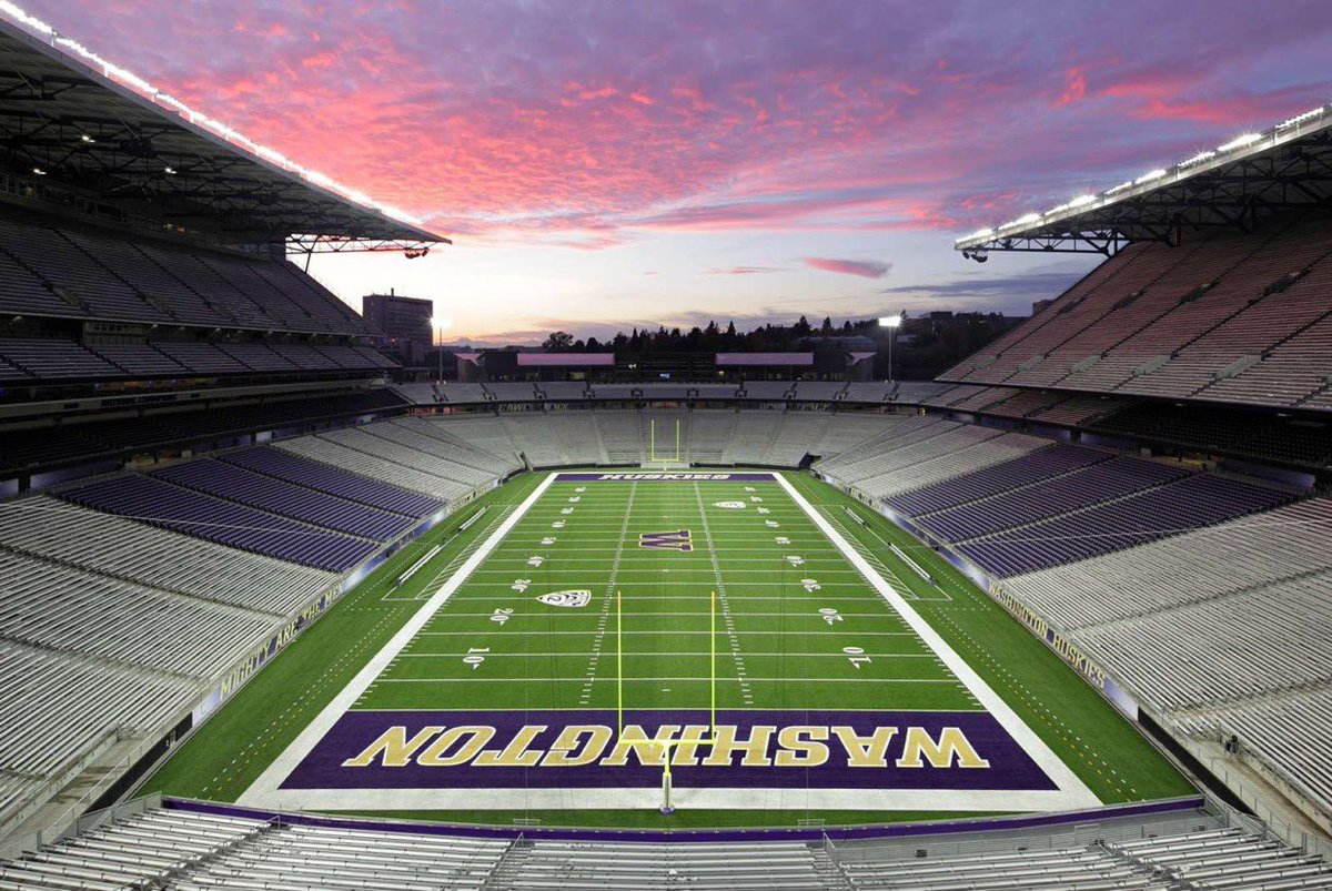 carsontdean's tweet photo. After talking with @CoachLakeUDUB and @CoachGregoryUW I’m blessed to receive an offer from the University of Washington!! God is good!! #PurpleReign #BowDown https://t.co/g9rAdIJz5D