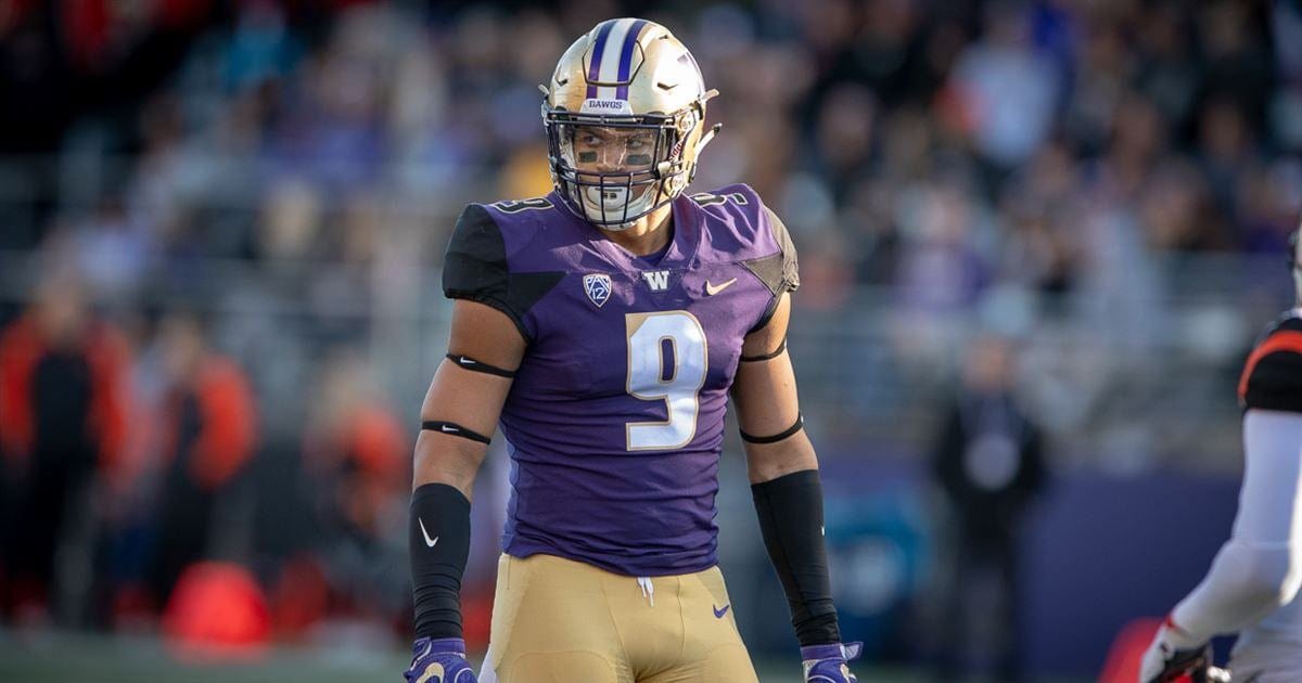 carsontdean's tweet photo. After talking with @CoachLakeUDUB and @CoachGregoryUW I’m blessed to receive an offer from the University of Washington!! God is good!! #PurpleReign #BowDown https://t.co/g9rAdIJz5D