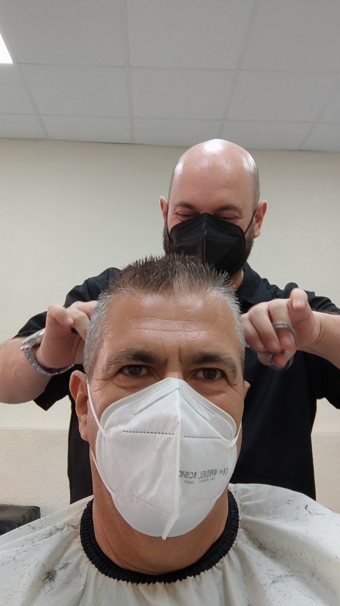 JTorregrosa962's tweet photo. Con estos calores se agradece un corte de pelo, en la peluquería de Juli la de siempre la del barrio, siempre apoyando al comercio cercano.
https://t.co/1ew1zIcYuD https://t.co/N5nIm2rTaE