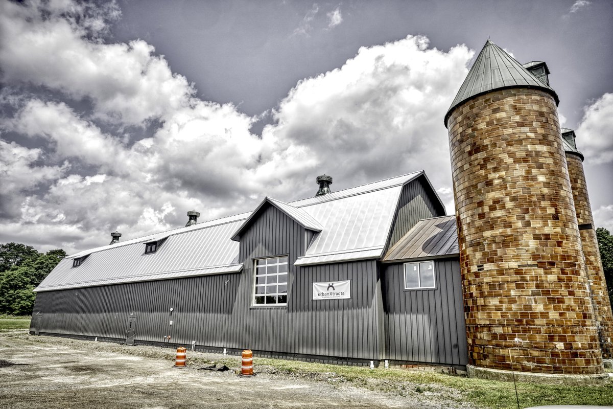 UrbanXtracts's tweet photo. Did you know that our Processing &amp; Development Center is built on the former grounds of a Correctional Facility?

Now, our 18,000 square foot Center will be used to support developers looking to enter the hemp + cannabis space🧪 #CannabisIndustry #NYHemp #CBD
Photo: @bennoklandt https://t.co/s2S4sZdAoz