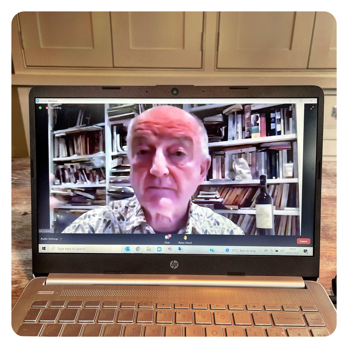 Thoroughly enjoyable <a href="/stellenboschcab/">Stellenbosch Cab</a> tasting with <a href="/ozclarke/">Oz Clarke</a> trying 6 superb Cabernet Sauvignons from 2017, 18 and 2019. Perfect way to sip away a Wednesday evening. Never get tired of tasting these fabulous wines. 🍷🇿🇦<a href="/ThreeWineMen/">WineAlive</a>