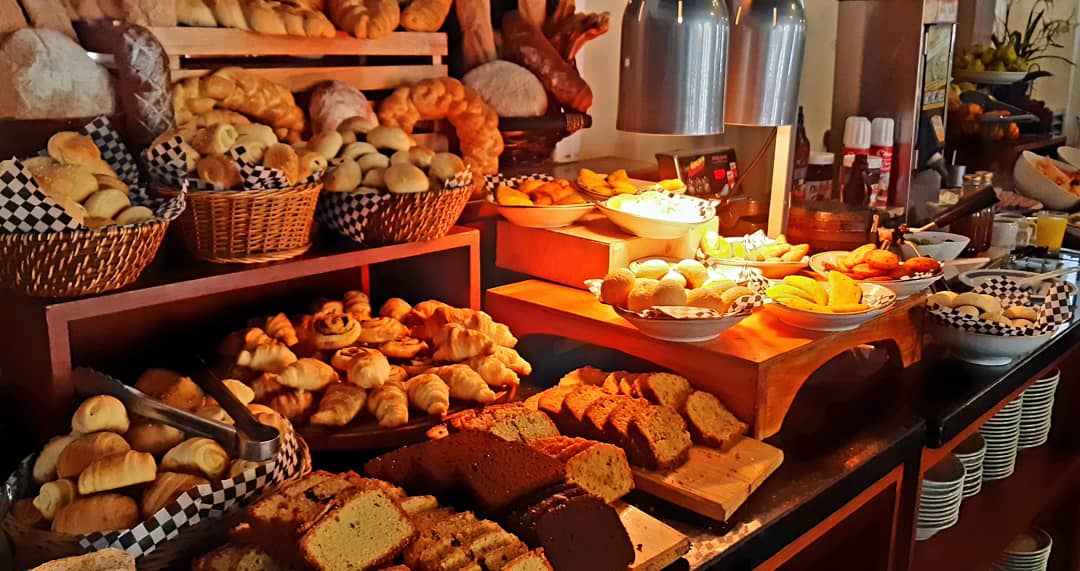 ¿Eres más de desayunar dulce o salado? En nuestro Buffet asistido encontrarás las opciones más deliciosas. 🥞🥐🧇☕