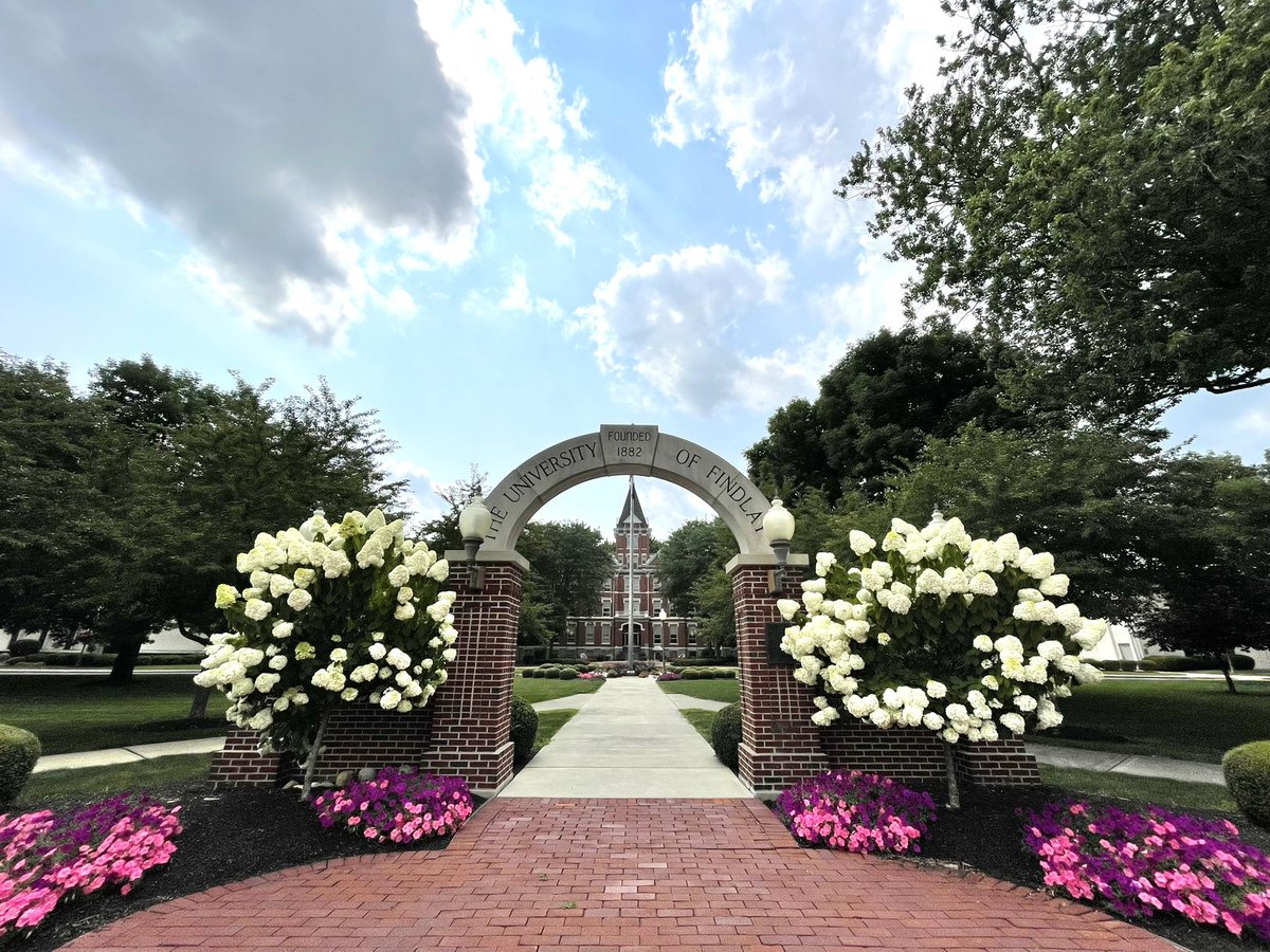 OilerAlumni's tweet photo. Who misses this view? 🧡🤩🖤 #foreveroilers #oileralumni #ufindlay https://t.co/IJnOtR9Iz4