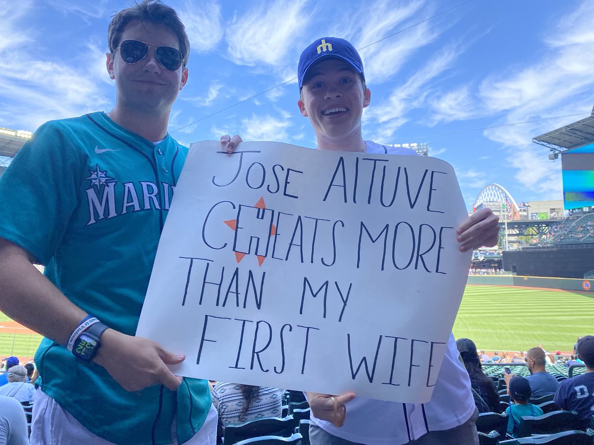 hsnyds's tweet photo. Great afternoon for baseball!! #SeaUsRise @ROOTSPORTS_NW #WHEREiROOT https://t.co/JVtSBo7S6j
