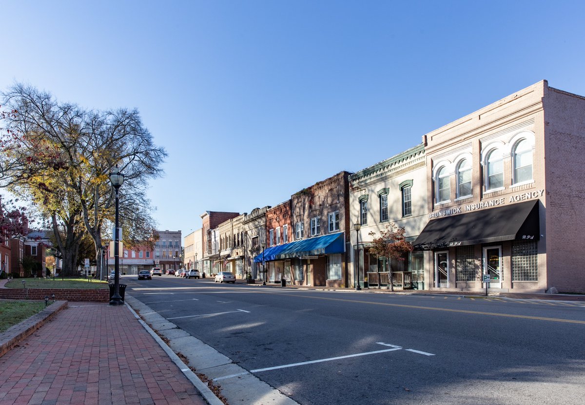 RD_Wisconsin's tweet photo. We build communities from the ground up!🛠️🏘️🚓🏫🚑🏥🚒🏦🌐🏨💧🏪

Check out our programs to see how we can help your rural community: https://t.co/ODrofch2XS https://t.co/te9TDvCcO1