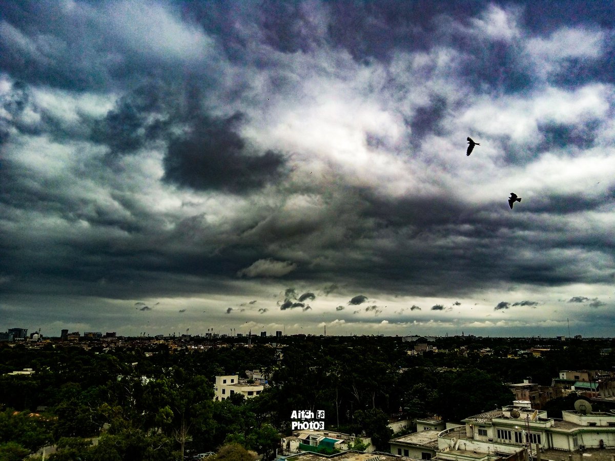 Evening!

#monsoon #nature #pakistan #rain #photography #monsoonseason #travel #naturephotography #love #lahore #rainyday #instagram #islamabad #clouds #ig #photooftheday #incrediblepakistan #travelphotography #weather #rain #rainy #mobile #rainyseason #instadaily #aitchesphotos