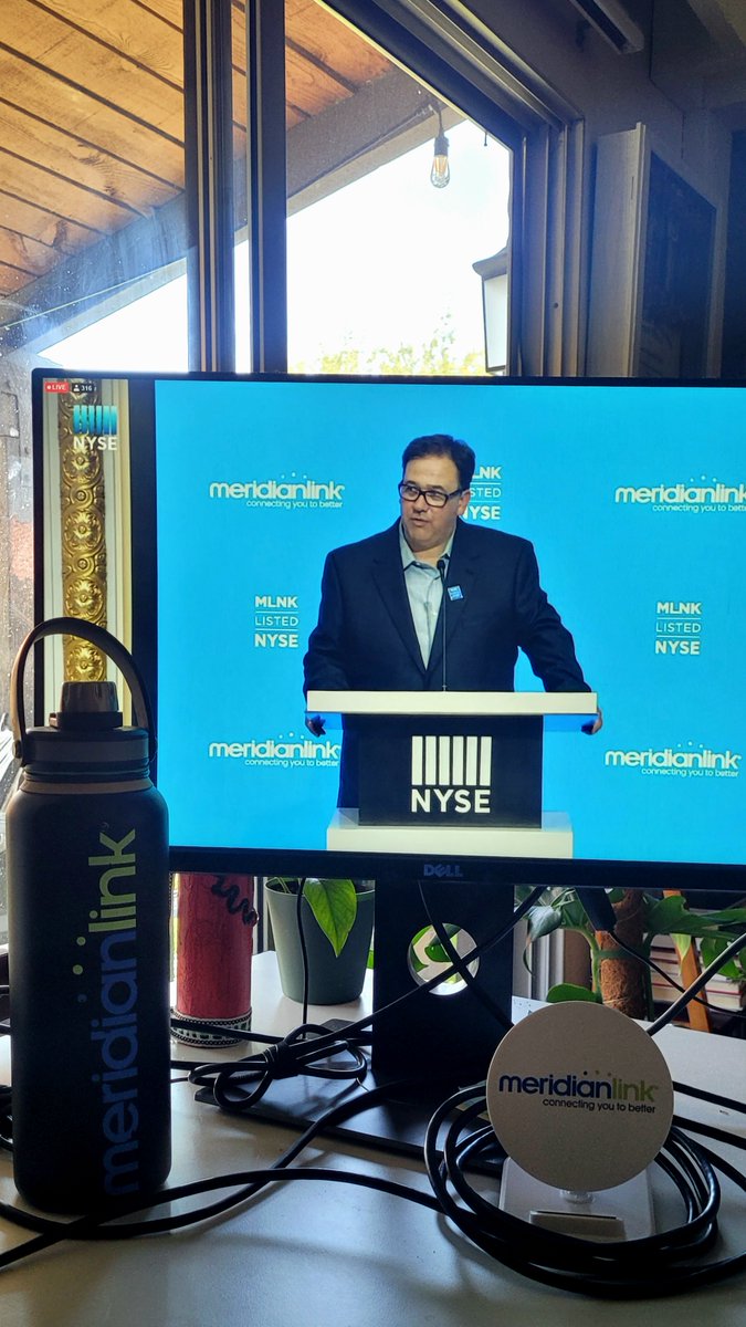 marc_meridian's tweet photo. Watching the #LIVE #NYSEClosingBell of @meridianlink CEO, Nicholaas Vlok. #MeridianLinkIPO #MeridianLink https://t.co/6ZNbCmqzn9