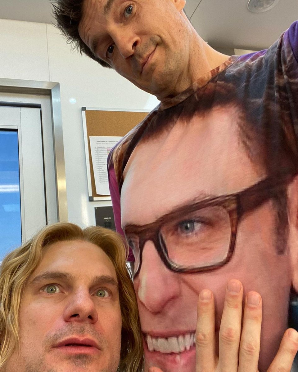 N_Fillion's tweet photo. Nada mejor que una playera de #JamesGunn, aunque... ยฟCรณmo se verรญa una del estupendo #NathanFillion? ยฟNo serรญa la mejor del mundo? La respuesta es sรญ ๐
#Fillion #FlulaBorg #Flula #Wednesdayvibe #TheSuicideSquad
https://t.co/IffjynCzt8 https://t.co/KEzYzp9s95