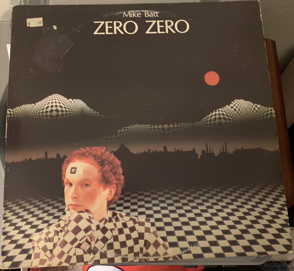 DadsAlbums's tweet image. I actually love this record the more I listen to it - and it’s criminal #WhisperingFools isn’t on @Spotify. @Mike_Batt #vinylcollection #Records