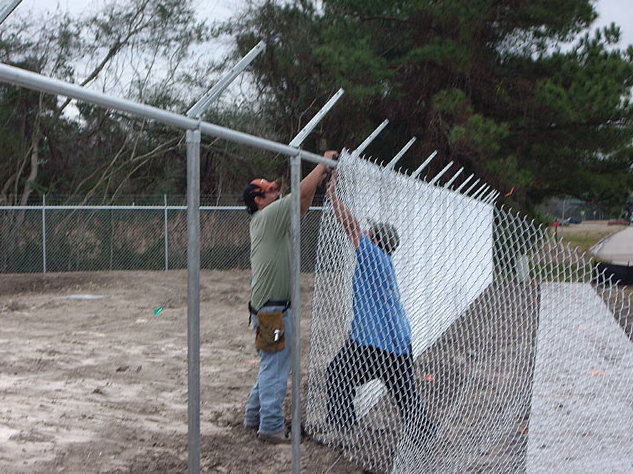 Looking for some extra protection for your business? Summit Fence North offers fencing solutions that are customized to suit your specific needs. Help to keep your business safe with a new fence from our expert team.
bit.ly/35fyPrp 
#HoustonFence