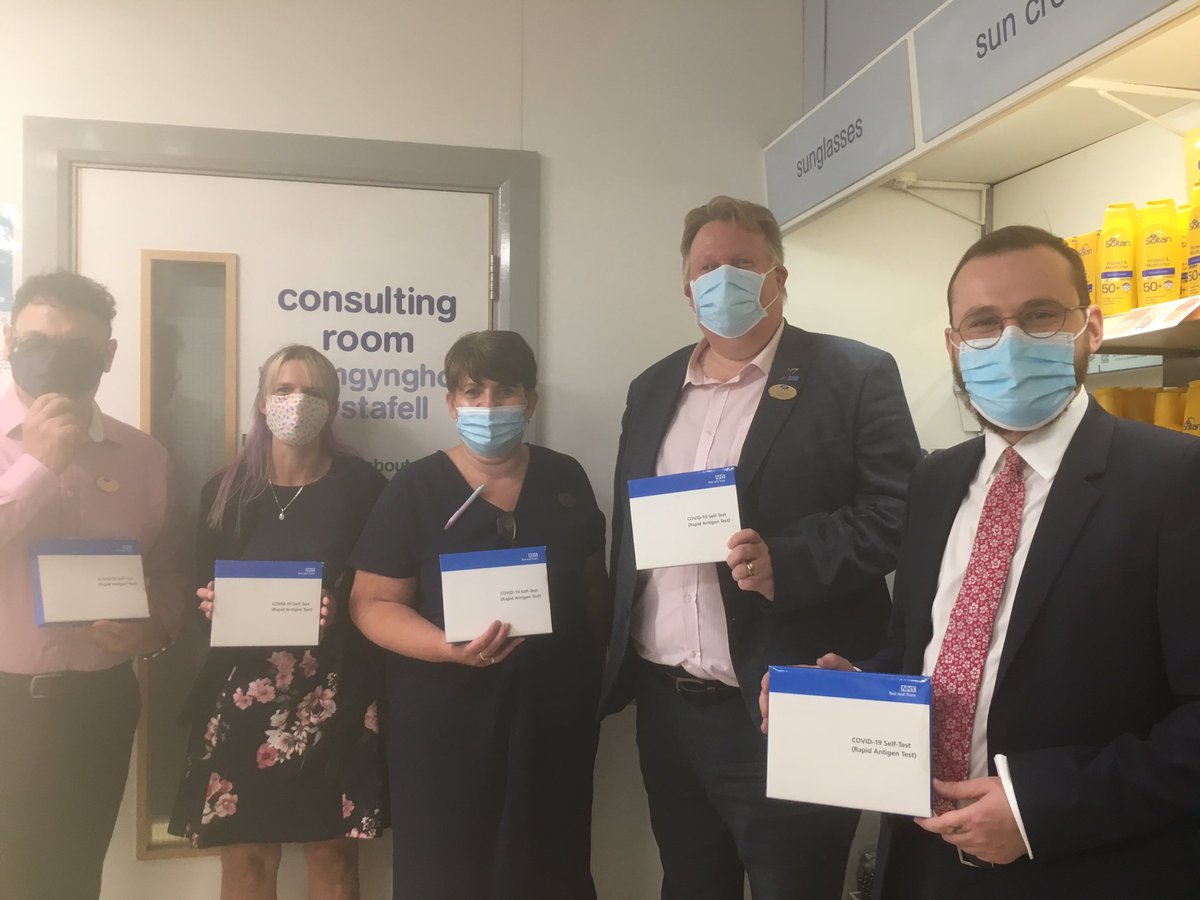 Thanks <a href="/JackSargeantAM/">Jack Sargeant MS</a> for joining CPW and the team at <a href="/BootsUK/">Boots</a> in #Shotton earlier today to discuss the many changes being embraced by the community pharmacy sector