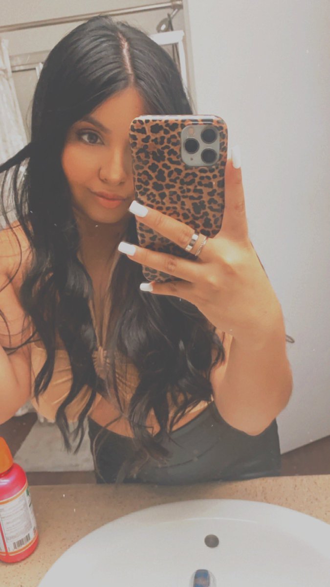 gorgeousndra's tweet photo. 🍯 https://t.co/JHgudLzPnN