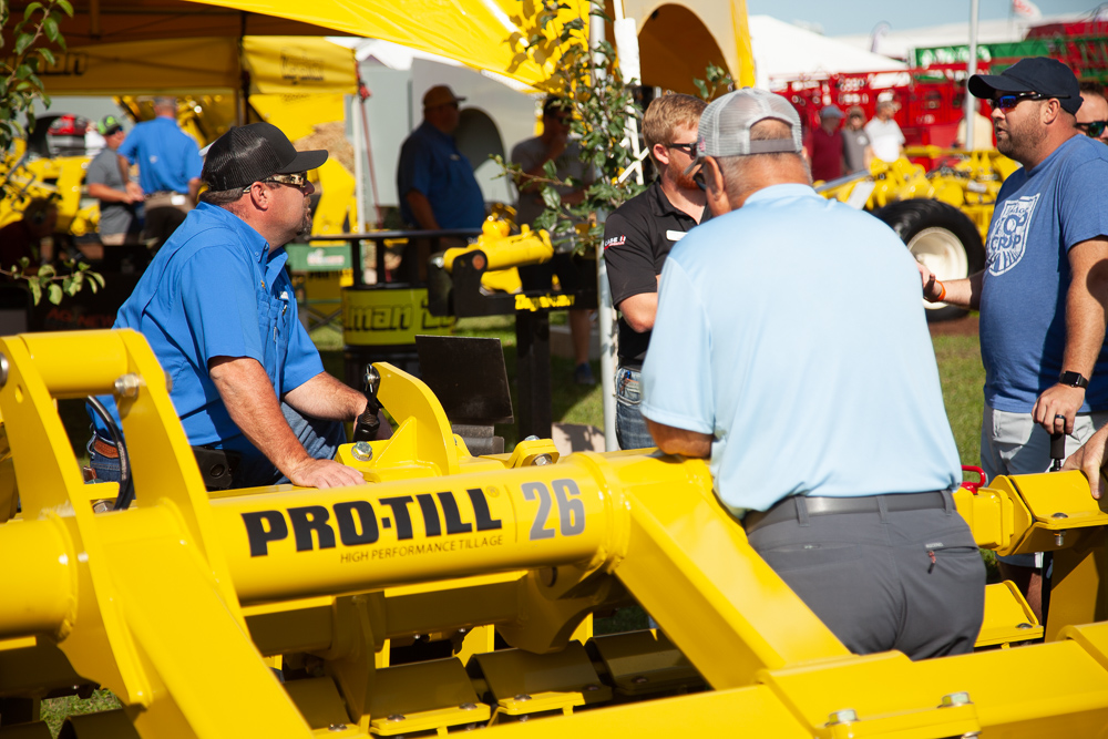 Quick 👀 at our  summer show schedule: 

🚜 Farm Progress Show | Decatur, IL | Aug 31 - 03, 2021 

🌽 Husker Harvest Days | Grand Island, NE | Sep 14 - 16, 2021 

🧑‍🌾 Big Iron | Fargo, ND | Sep 14 - 16, 2021 

🔴 OH State Farm Science Review | London, OH | Sep 21 - 23, 2021