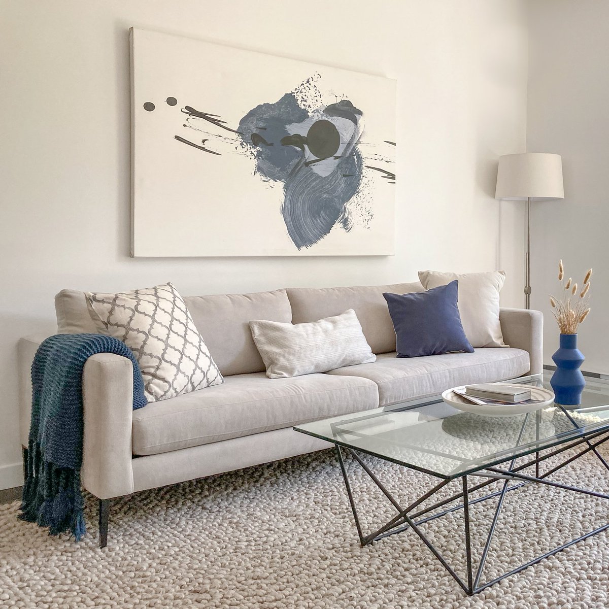 fluffdesigns's tweet photo. Our Slim sofa in textured cream is one of our designers favourites because of it's versatility. Have you ever used it in a staging? 

⁣ https://t.co/83qRnDZZXj