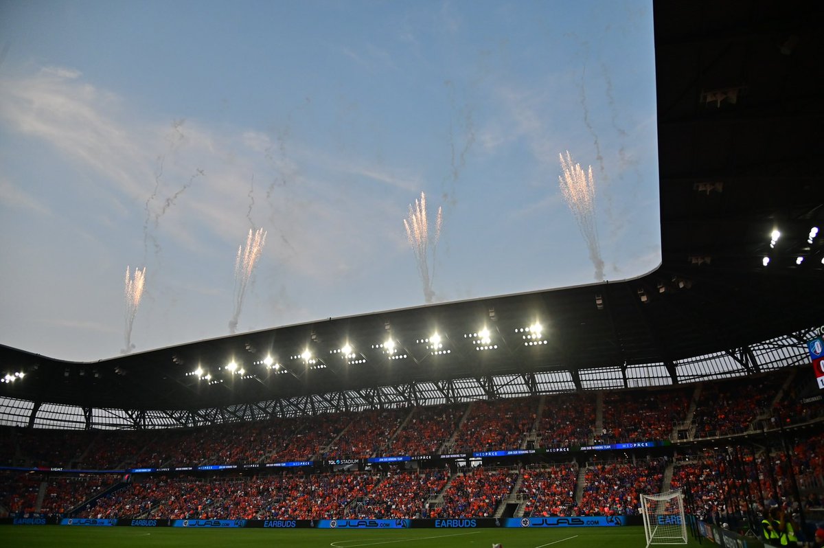 Tommy_G's tweet photo. 🚨 TICKET GIVEAWAY 🚨

I have two pairs of tickets for Saturday’s #FCCincy match versus D.C. United at 7:30 pm. Like the post? One chance. Retweet? Another chance. Follow? One more chance. Will pick two winners on Friday morning. Good luck. https://t.co/N9KKlaSIOd