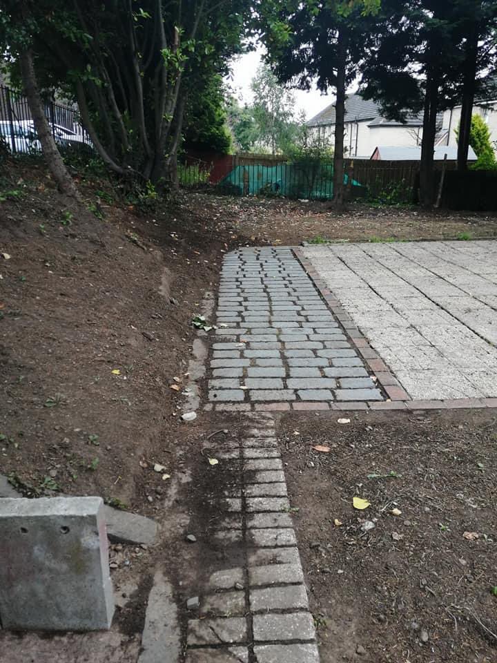 BBaillieston's tweet photo. All the paving has been power washed. Thanks to the Council's graffiti task force for doing it @BBjuniors @GlasgowCC #graffititeam #baillieston #broomhouse #garrowhill #swinton #4communties #communitygarden #volunteers #canyouhelp #greenspaces https://t.co/jbMB0DDequ