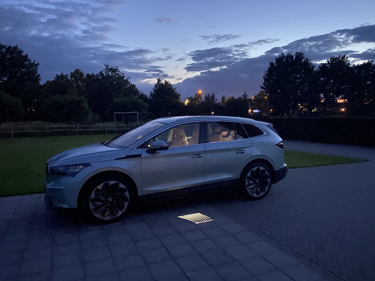 Ook dit seizoen rijden spelers, staf en directie in ⁦de geweldige auto’s van <a href="/DAGOSkoda/">ŠKODA-DAGO</a>⁩. Opnieuw SamenD’ran! 💪👌 #Doetinchem