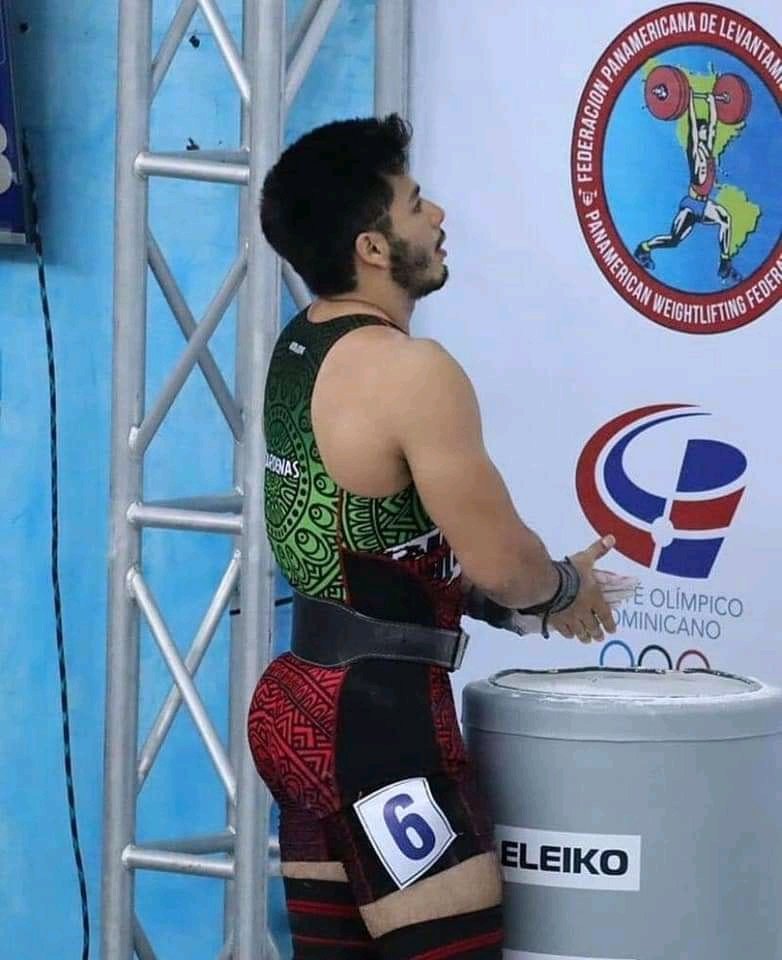 Charlix_YT tweet media