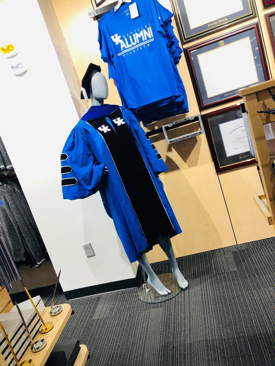 DrSherickaSmith's tweet photo. Rez week, Day 3! Not gonna lie… I’m exhausted. But it’s been amazing connecting with the professors and classmates I’ve been working with for over a year! #RezWeek #DSW #DSW2022 @ukcosw @nataliedpope224 @LauraE_R @DrJayMiller1 @ConnerLaneshia https://t.co/ionhHeQG4K