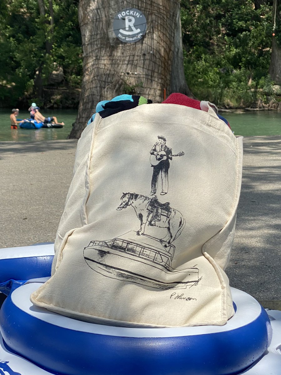 If I had a float, I'd go out on the river.  Beautiful day in <a href="/GrueneTX/">GrueneTexas</a>    #texas #hotterthanthedevilsfeet <a href="/LyleLovett/">Lyle Lovett</a>