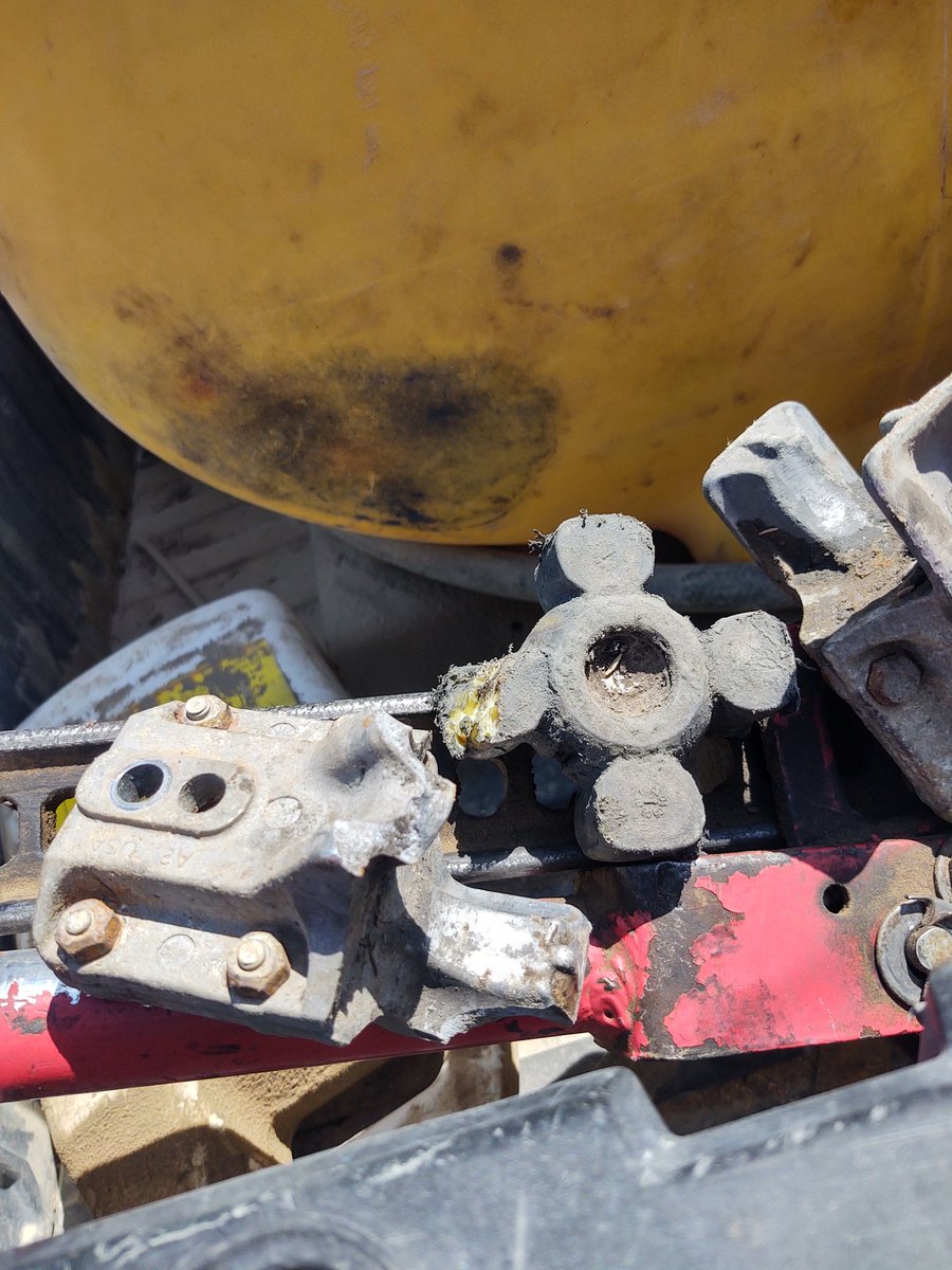 Pivots can be no fun also. 100+ degrees in cornfield is no fun today. #irrigation2021