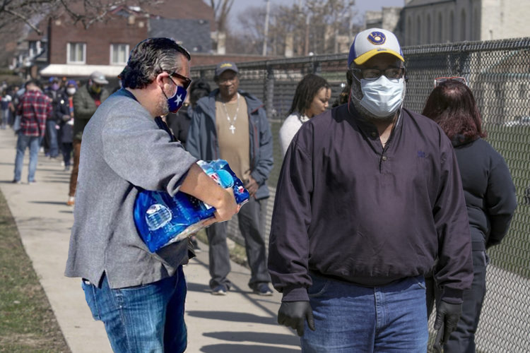.@tedcruz was spotted masked up handing out water for the #TX06 runoff yesterday.